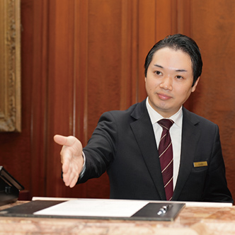 フロントスタッフ